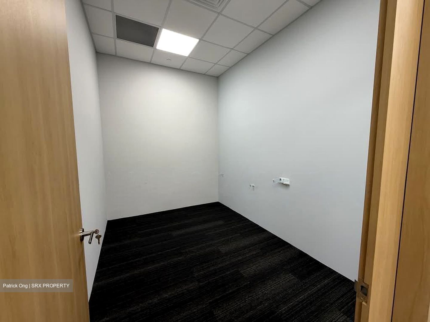 Parakou Building (D1), Office #581716481
